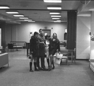 Students in the Threlkeld Lobby in 1969