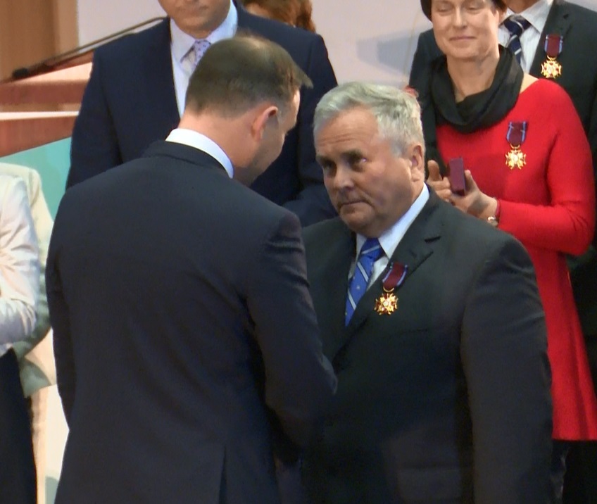 Mariusz Ratajczak recieves Gold Cross of Merit from president of Poland