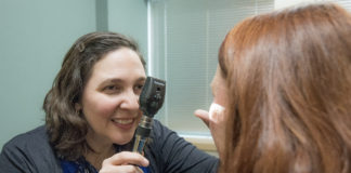 Dr. Luz Fernandez and patient at UofL Physicians -Family Medicine Cardinal Station