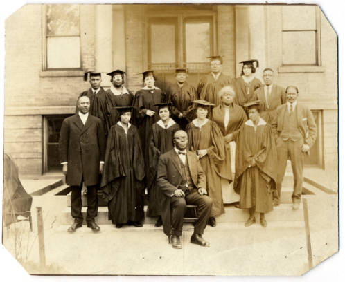 Charles Parrish with Simmons students. In 1951, when the university’s racially separate arm, Louisville Municipal College, was closed, Dr. Parrish was the only faculty member invited to teach at the newly integrated Belknap Campus.