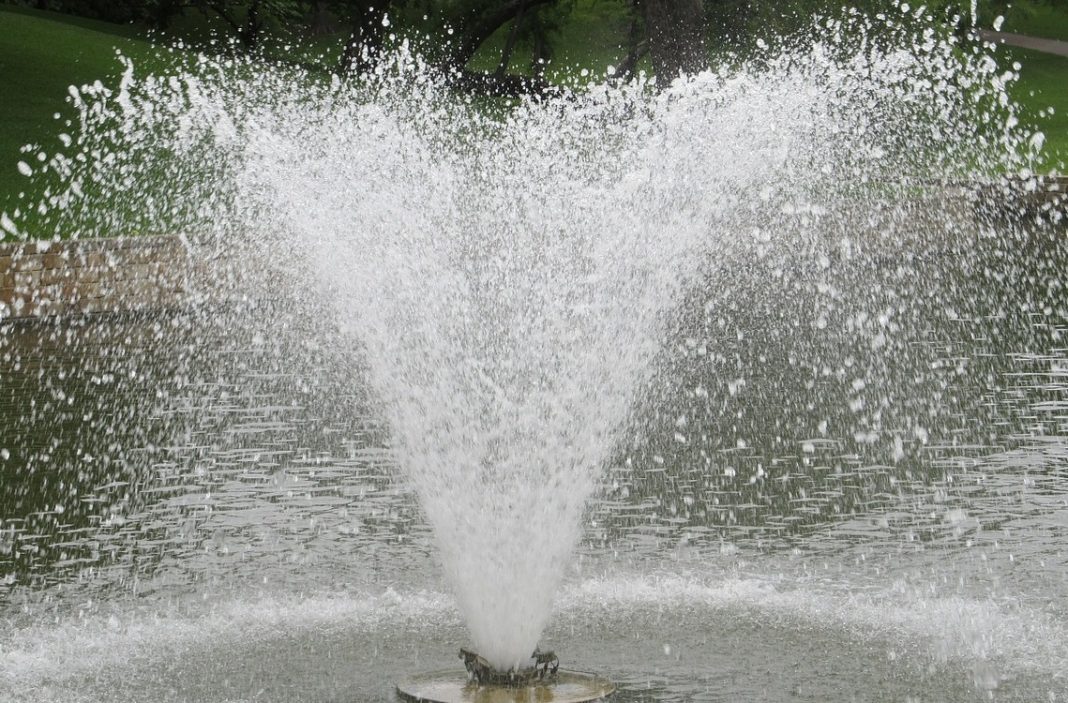 Fountains can aerosolize water containing bacteria that cause Legionnaire's disease