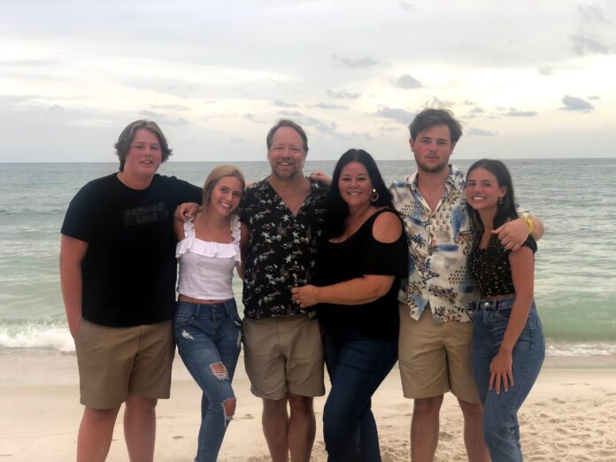 Kidney transplant patient Robert Waddell, center, with his wife and children after being off immunosuppresants for ten years. Left to right: Christian, Bailey, Rob, Karen (wife), Robby and Casey. Photo courtesy Rob Waddell.