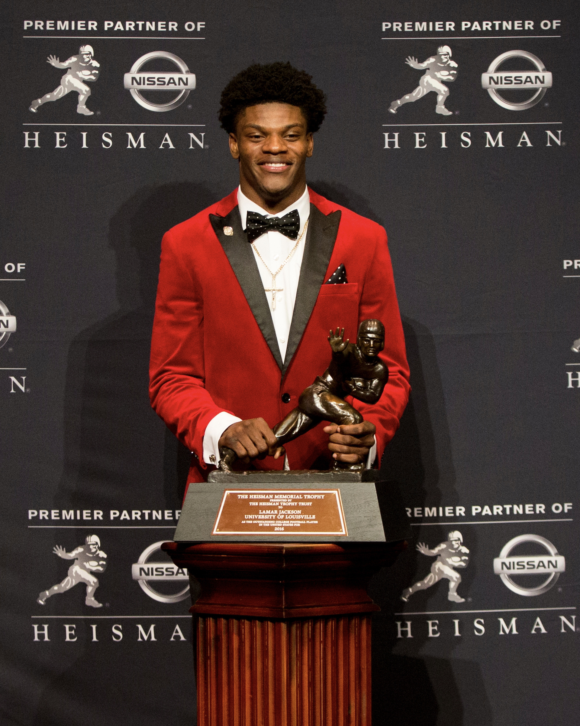 UofL to retire Lamar Jackson's No. 8 jersey