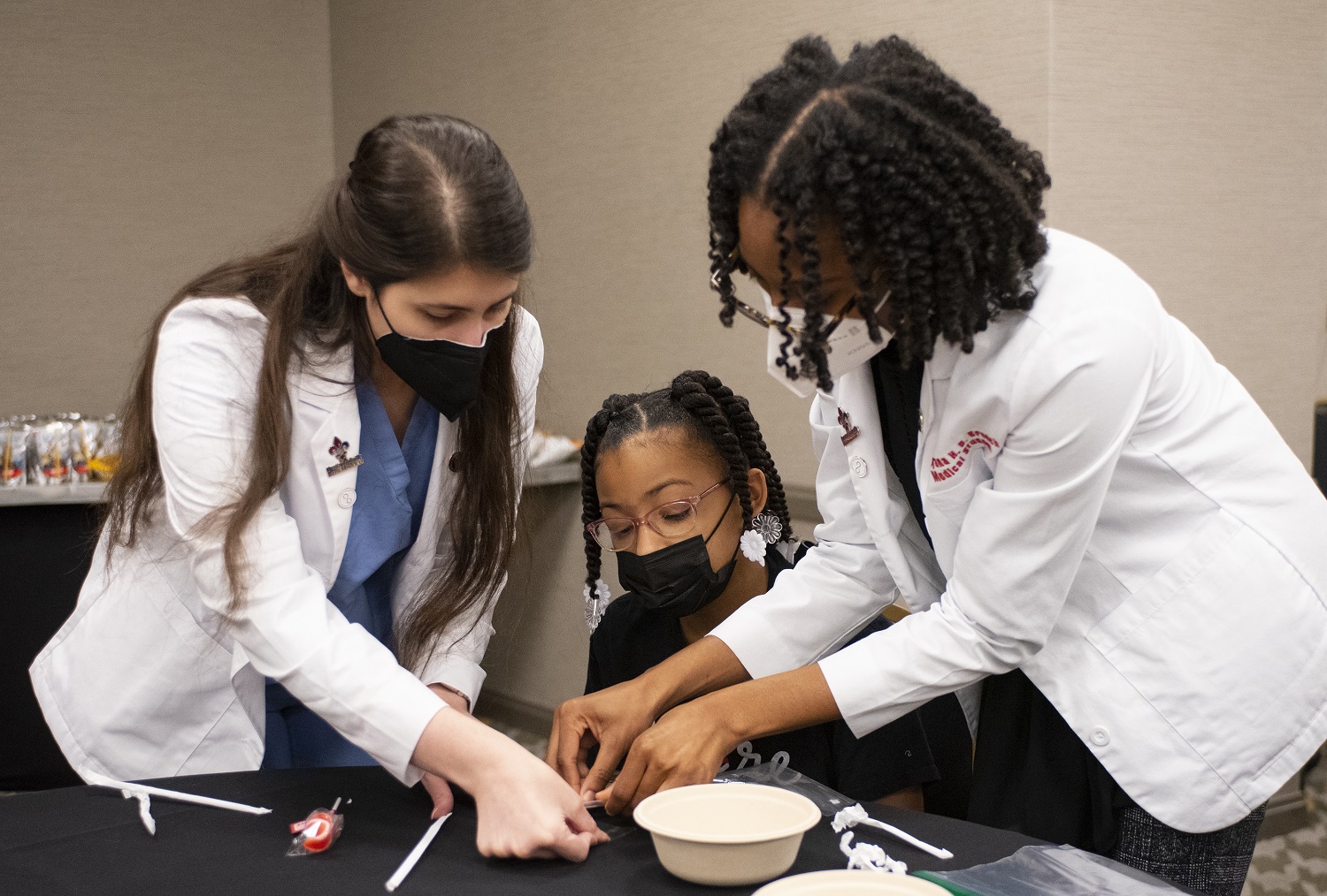 UofL Health - UofL Hospital - Art therapy students from University