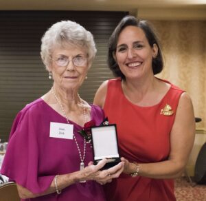 2019 Gold Standard of Optimal Aging Award recipient Joan Zink, left, with Christian Davis Furman, medical director of the UofL Trager Institute