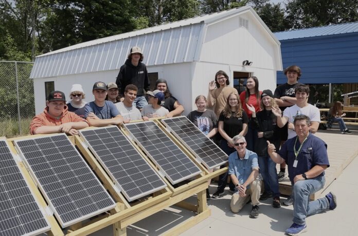 Bullitt County Public School students in the Guaranteed Entrance to Engineering School (G.E.E.S.) program, a partnership with GE Appliances, Bullitt County Public Schools and UofL J.B. Speed School of Engineering.