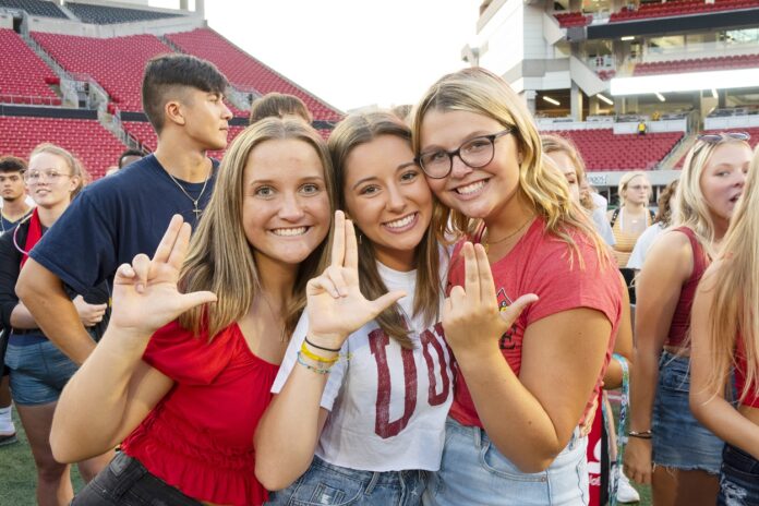 UofL students at Welcome Week