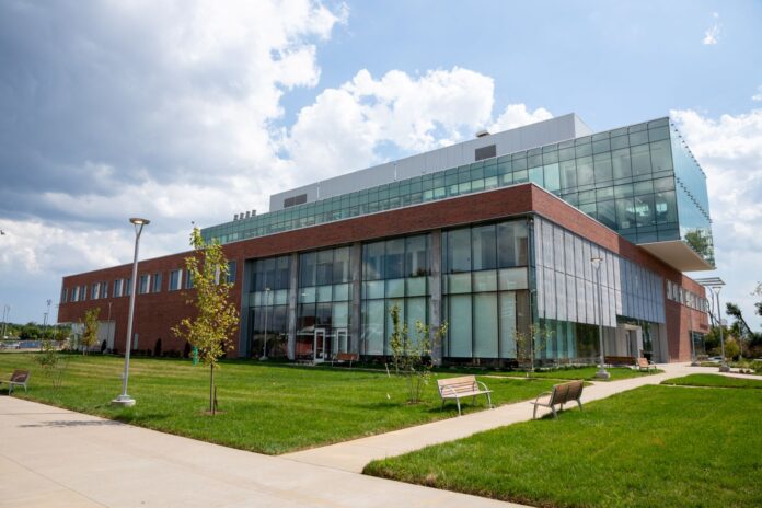 Student Success & Research Building at UofL J.B. Speed School of Engineering Four-story glass and brick classroom building